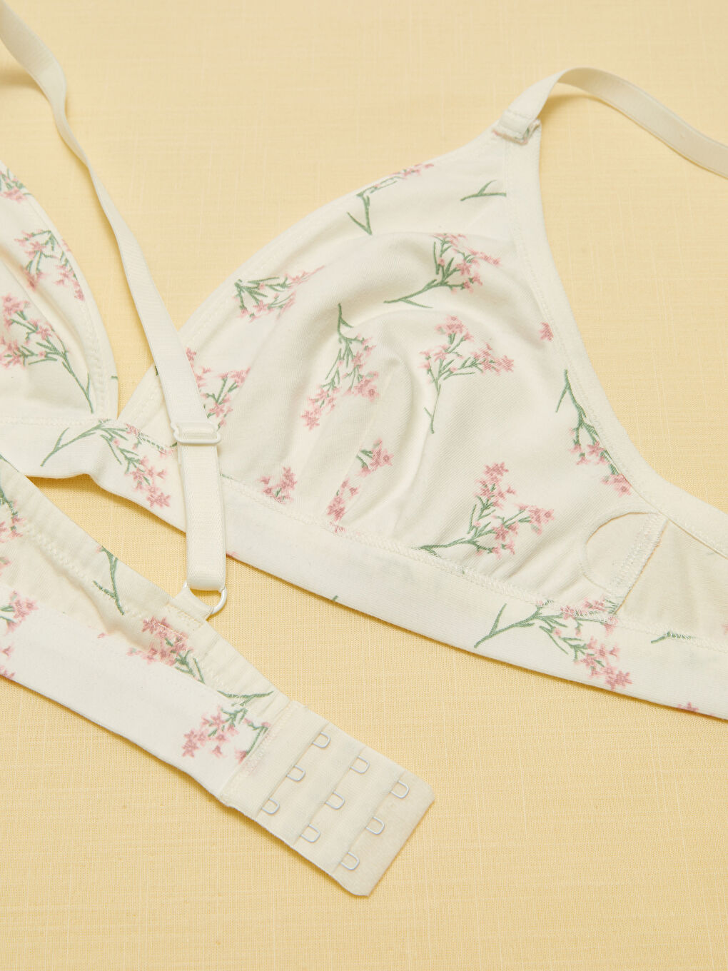 Ekru Balensiz Dolgusuz Desenli Sütyen-2