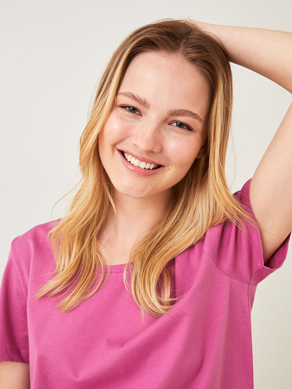 طقم بيجامة ياقة دائرية عادي كم قصير قطن للسيدات-2