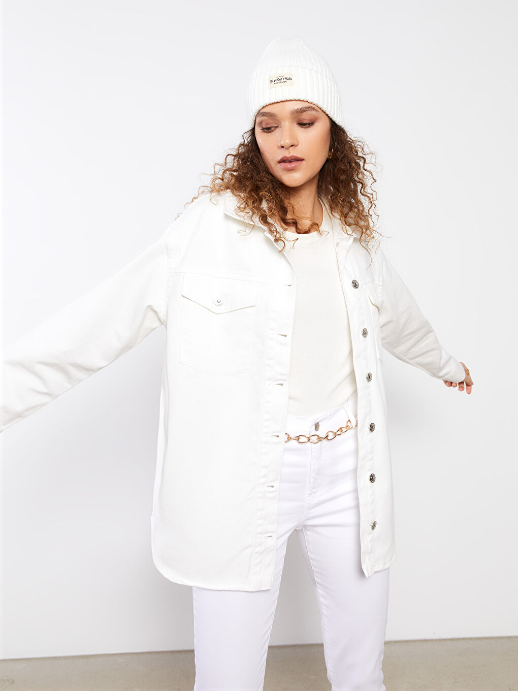 Beyaz Gömlek Yaka Kadın Jean Ceket