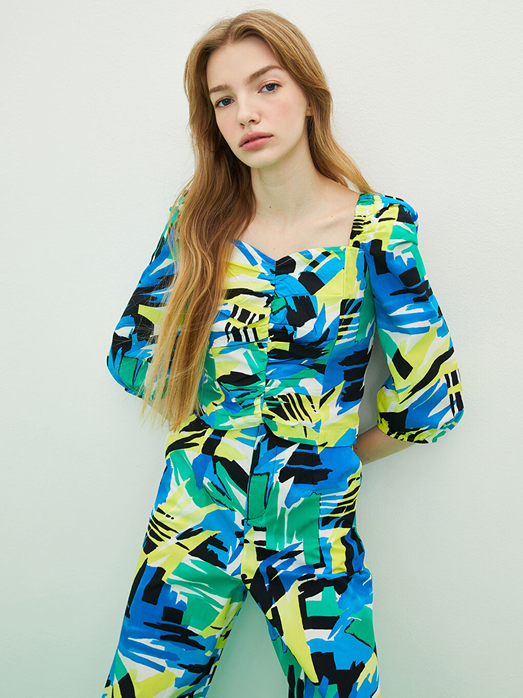 بلوزة قطن مطبوعة بياقة على شكل قلب للسيدات-3