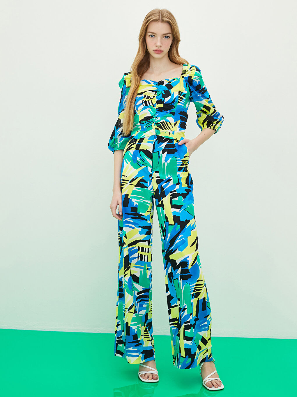 بلوزة قطن مطبوعة بياقة على شكل قلب للسيدات-7