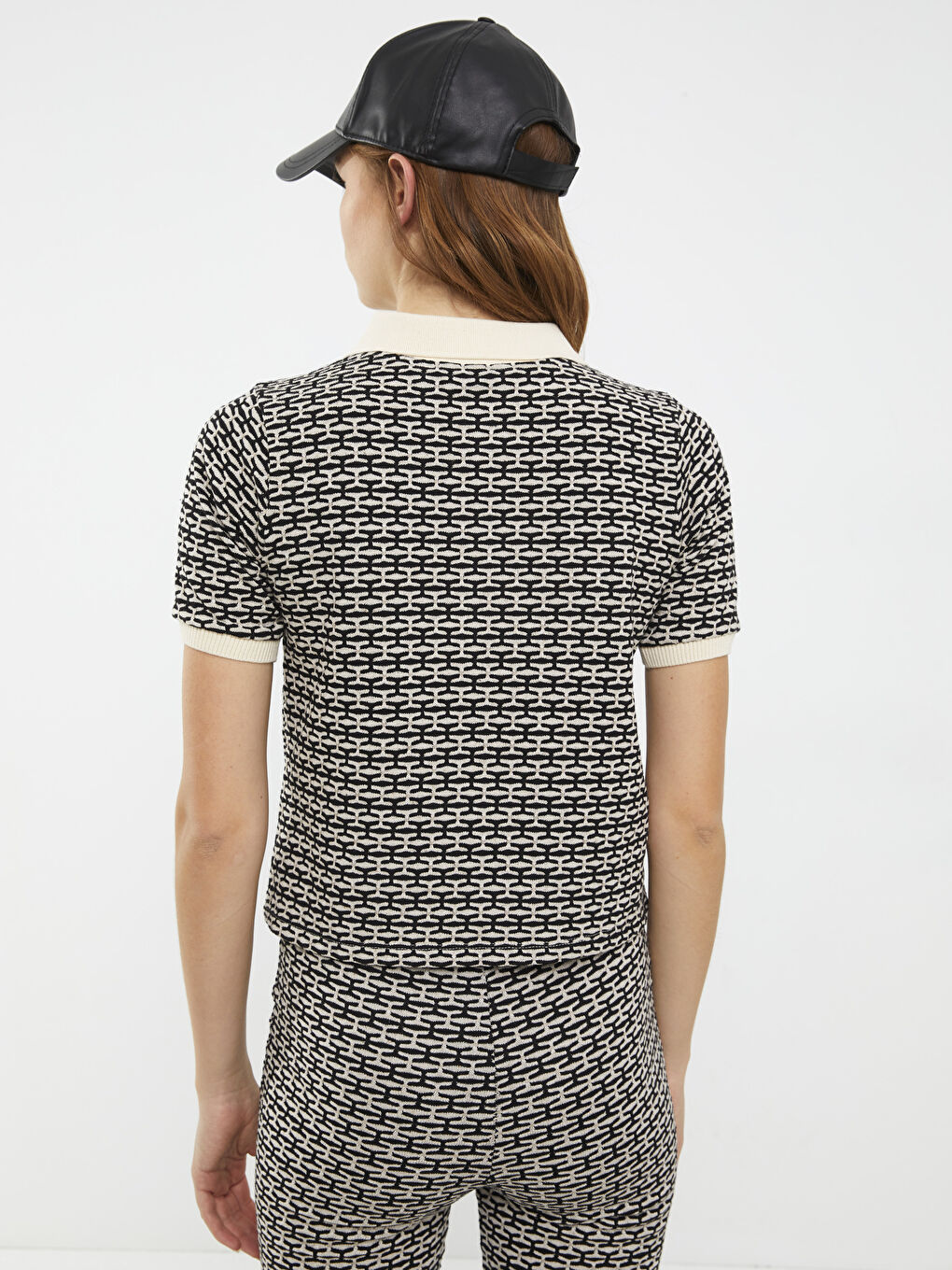 T-shirt à manches courtes à motifs à col roulé pour femmes-5