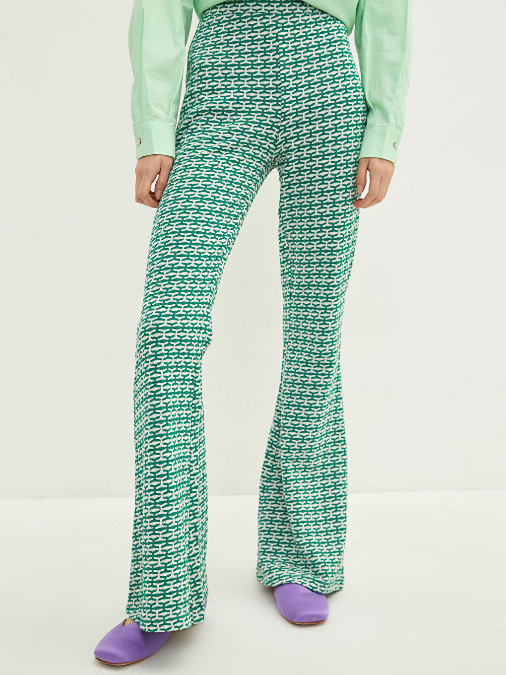 LCW Limited Beli Lastikli Dar Fit Desenli İspanyol Paça Kadın Pantolon -S2ES93Z8-GZR