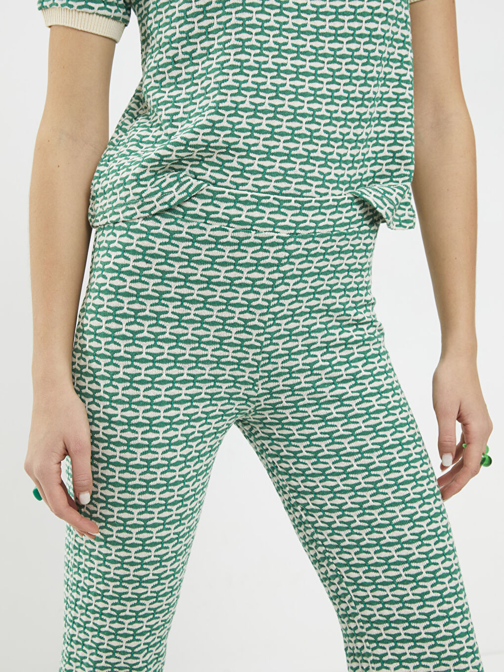 LCW Limited Beli Lastikli Dar Fit Desenli İspanyol Paça Kadın Pantolon -S2ES93Z8-GZR