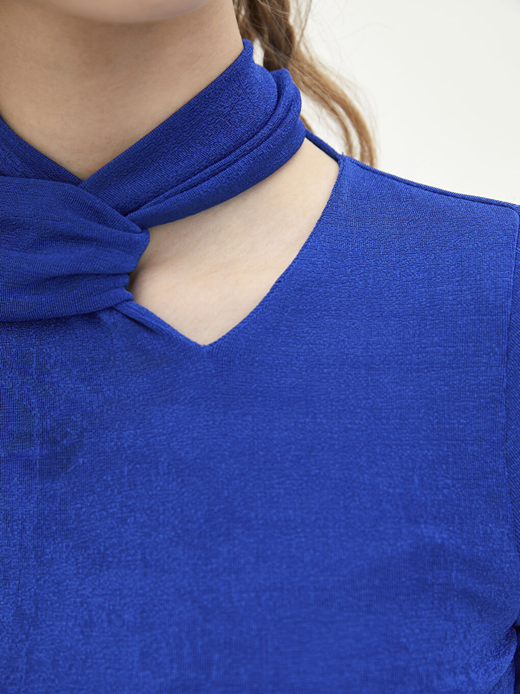 Mavi Dik Yaka Düz Uzun Kollu Kadın Bluz-3