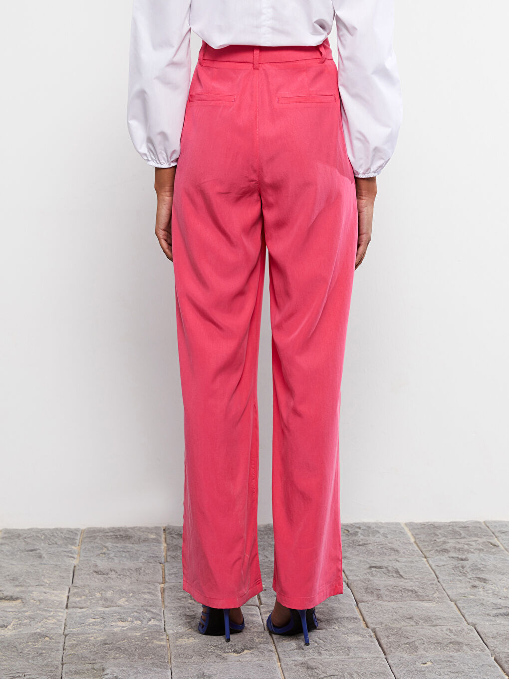 Comfortable Fit Straight Pocket Detailed Women's Trousers-4