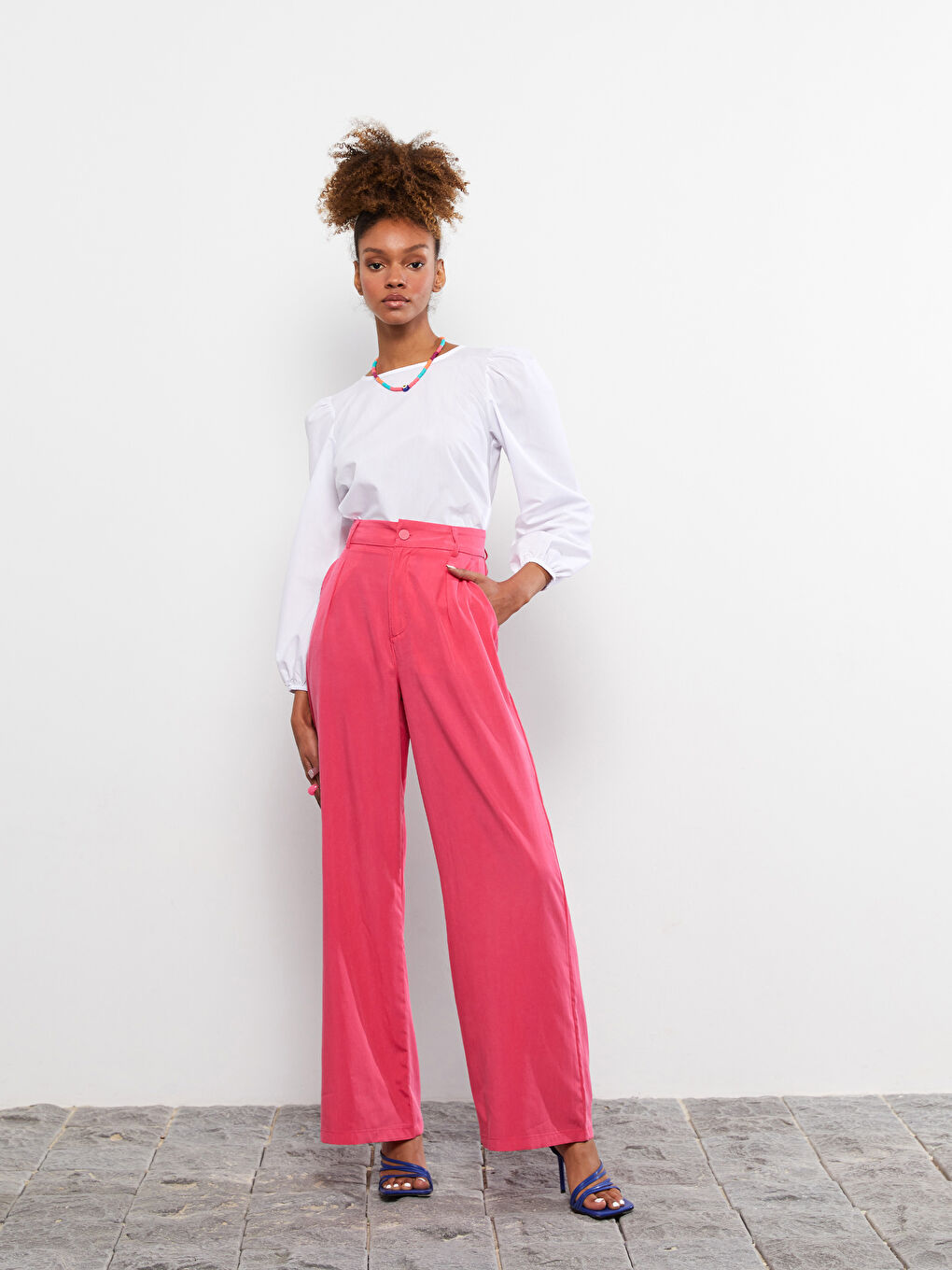 Comfortable Fit Straight Pocket Detailed Women's Trousers