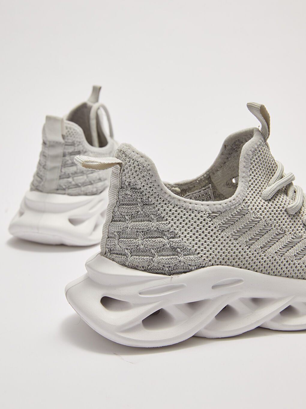 Gri Kendinden Desenli Bağcıklı Kalın Taban Kadın Aktif Spor Ayakkabı-3