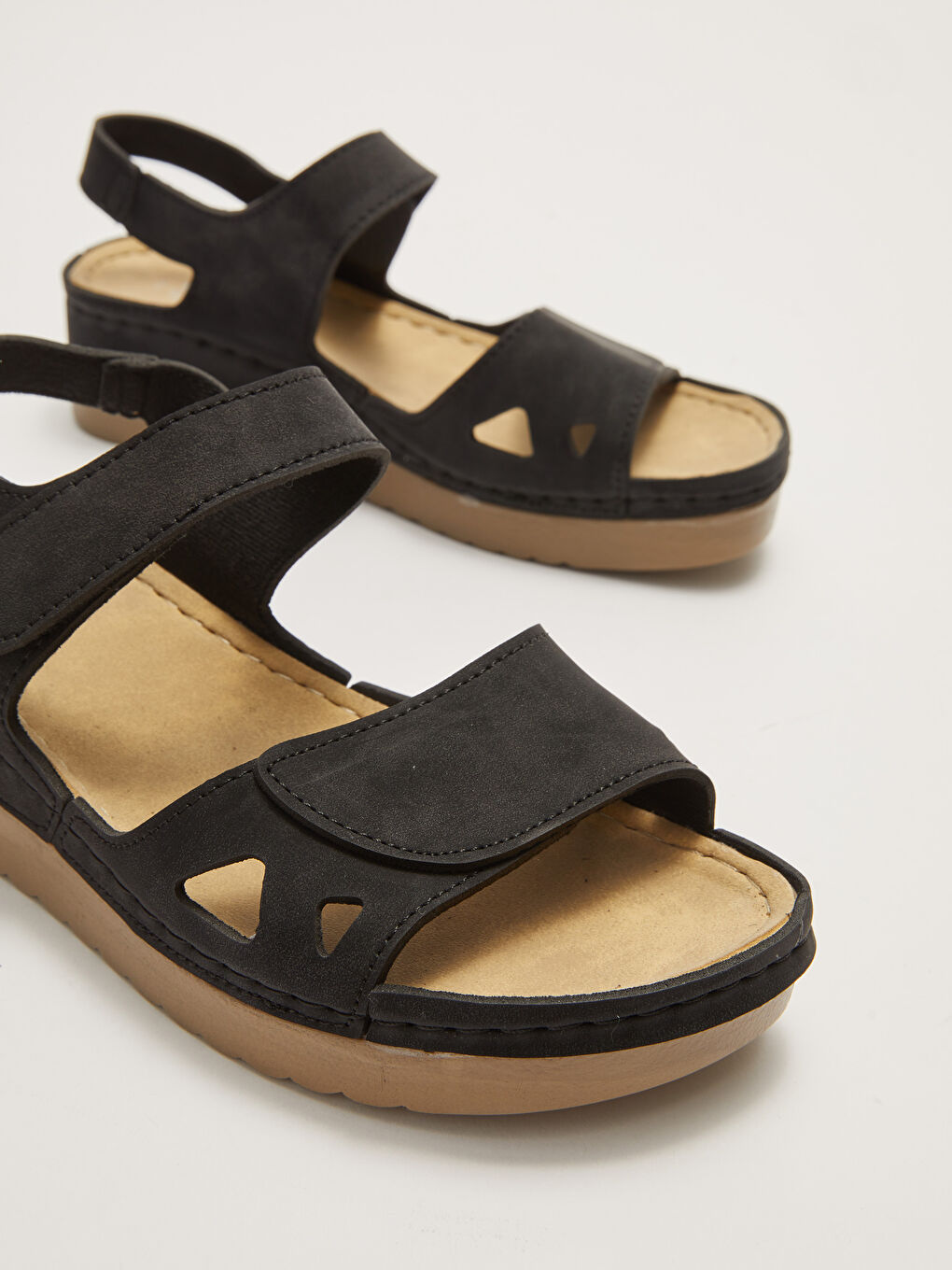 Siyah Tek Bantlı Cırt Cırtlı Kadın Sandalet-2