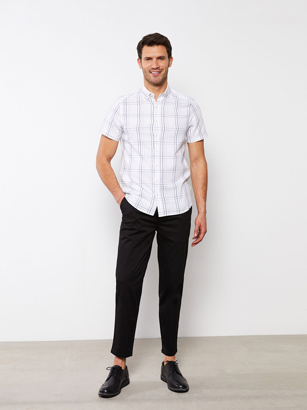 Beyaz Slim Fit Kısa Kollu Oxford Erkek Gömlek-1