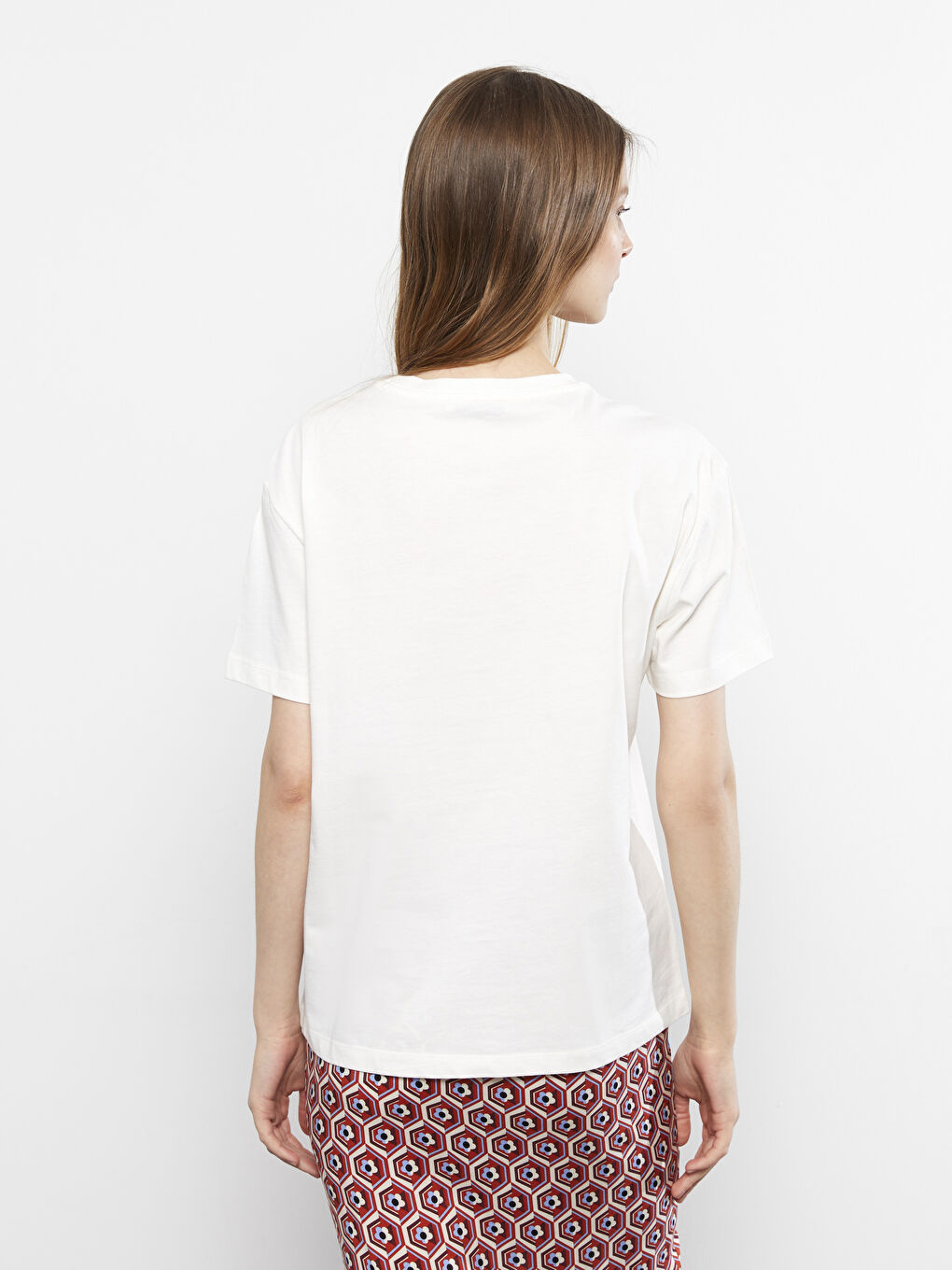 Ekru Bisiklet Yaka Yazı Baskılı Kısa Kollu Kadın Tişört-4