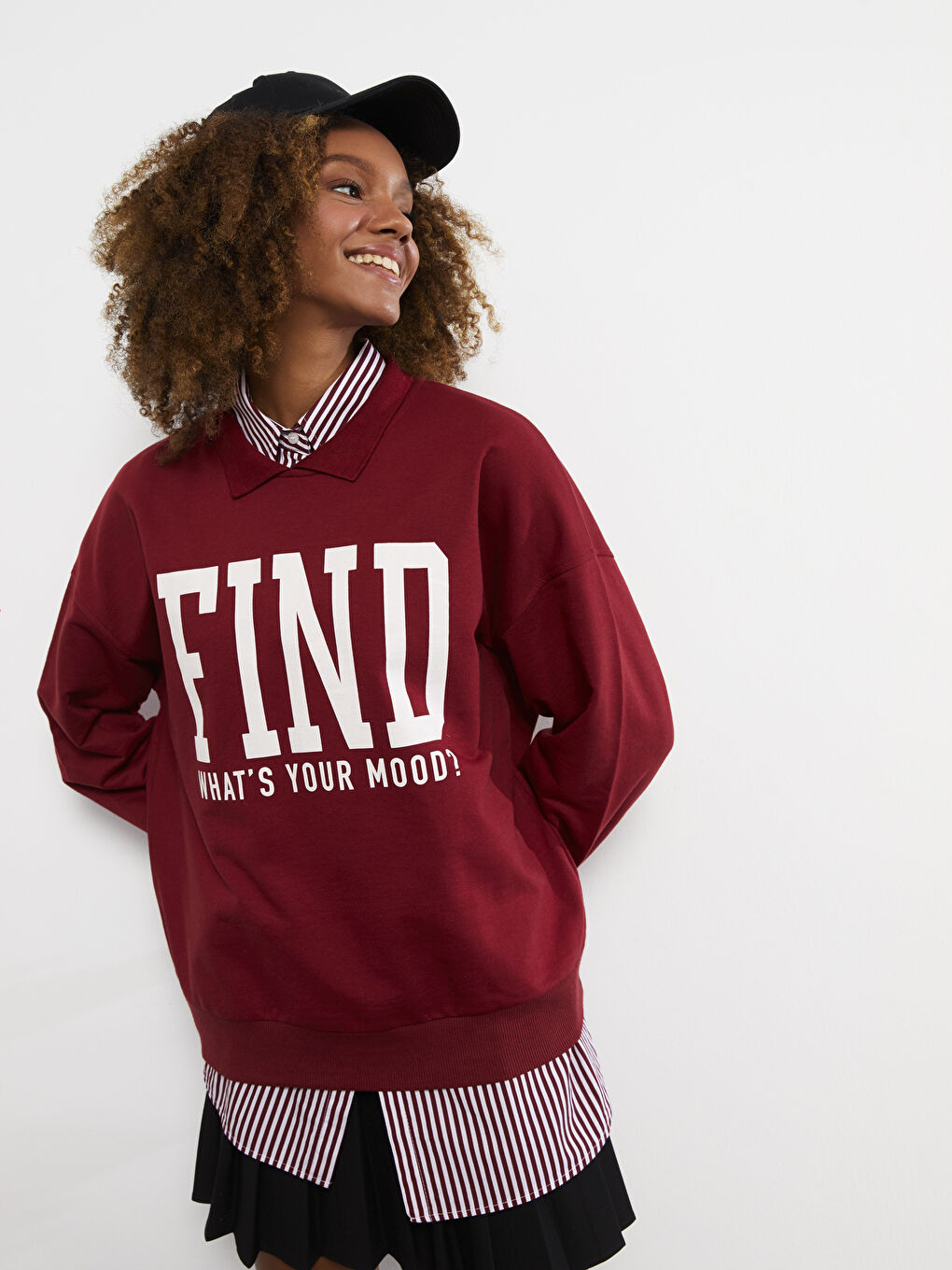 Bordo Polo Yaka Yazı Baskılı Uzun Kollu Kadın Sweatshirt-2