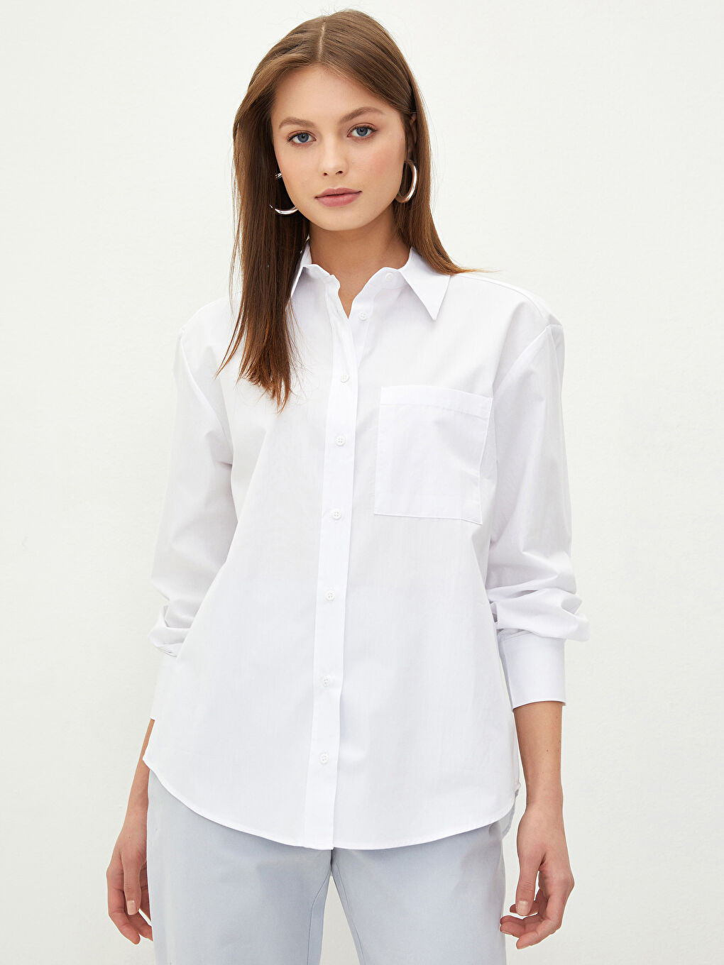 Cămașă pentru Femei Regulară cu Nasturi și Mâneci Lungi din Poplin-1