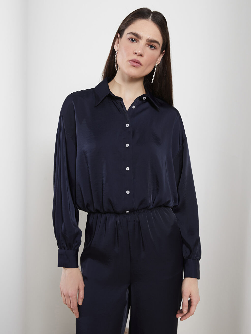 Cămașă Satin Oversize cu Mâneci Lungi și Închidere Frontală cu Nasturi pentru Femei-2