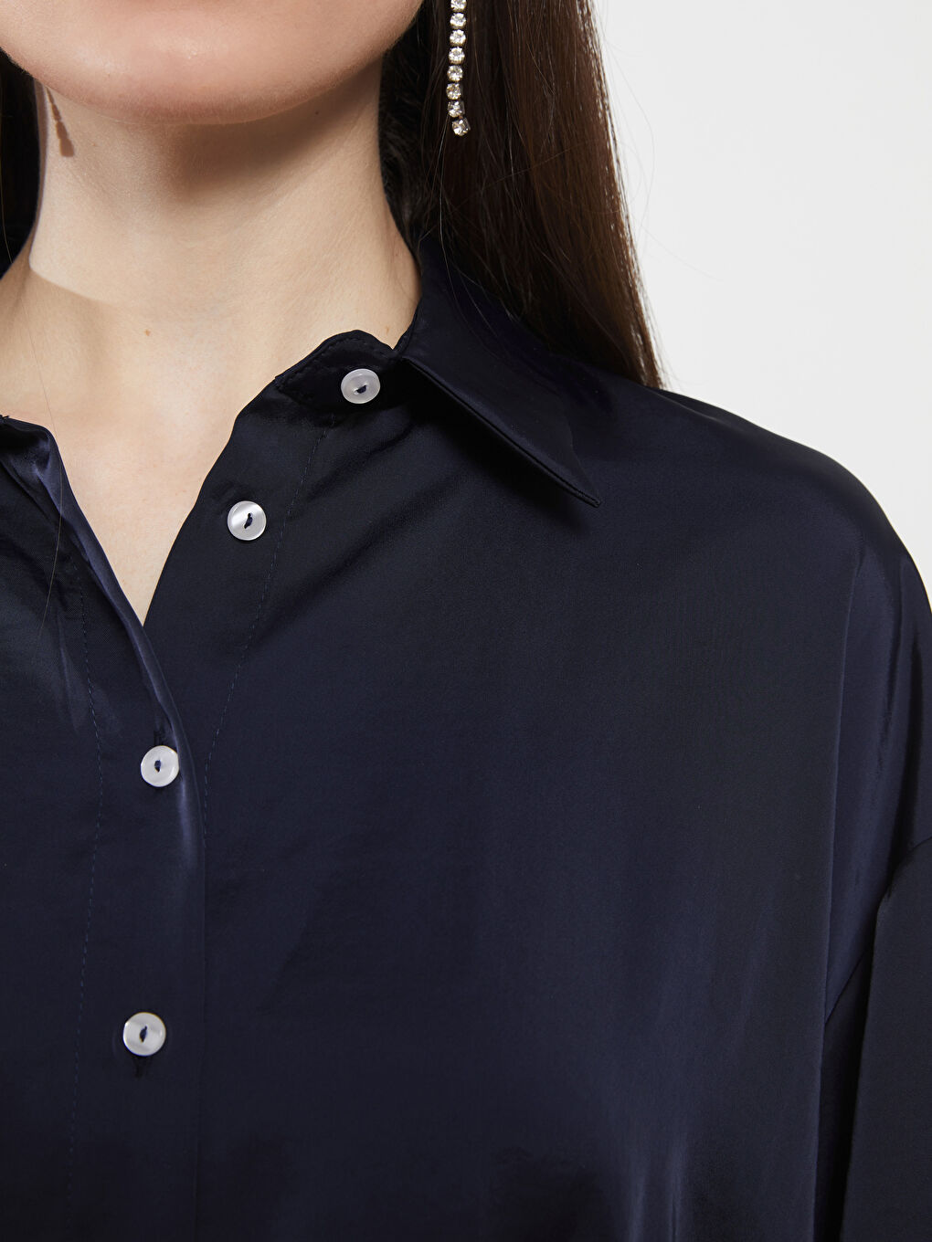 Cămașă Satin Oversize cu Mâneci Lungi și Închidere Frontală cu Nasturi pentru Femei-6