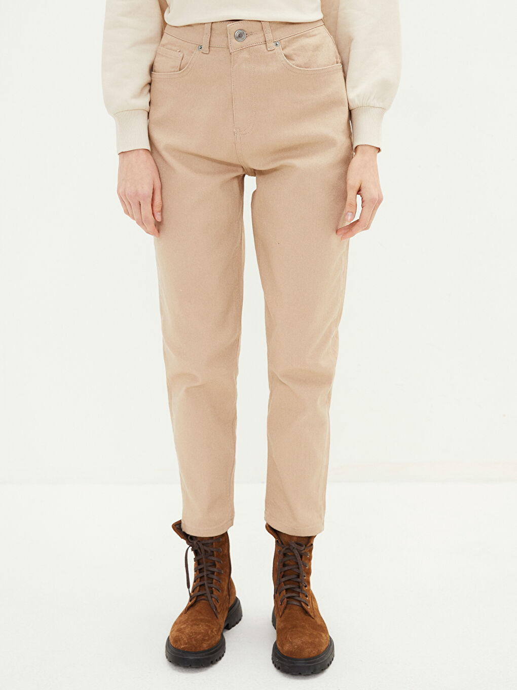 Bej Yüksek Bel Standart Fit Cep Detaylı Kadın Jean Pantolon-2