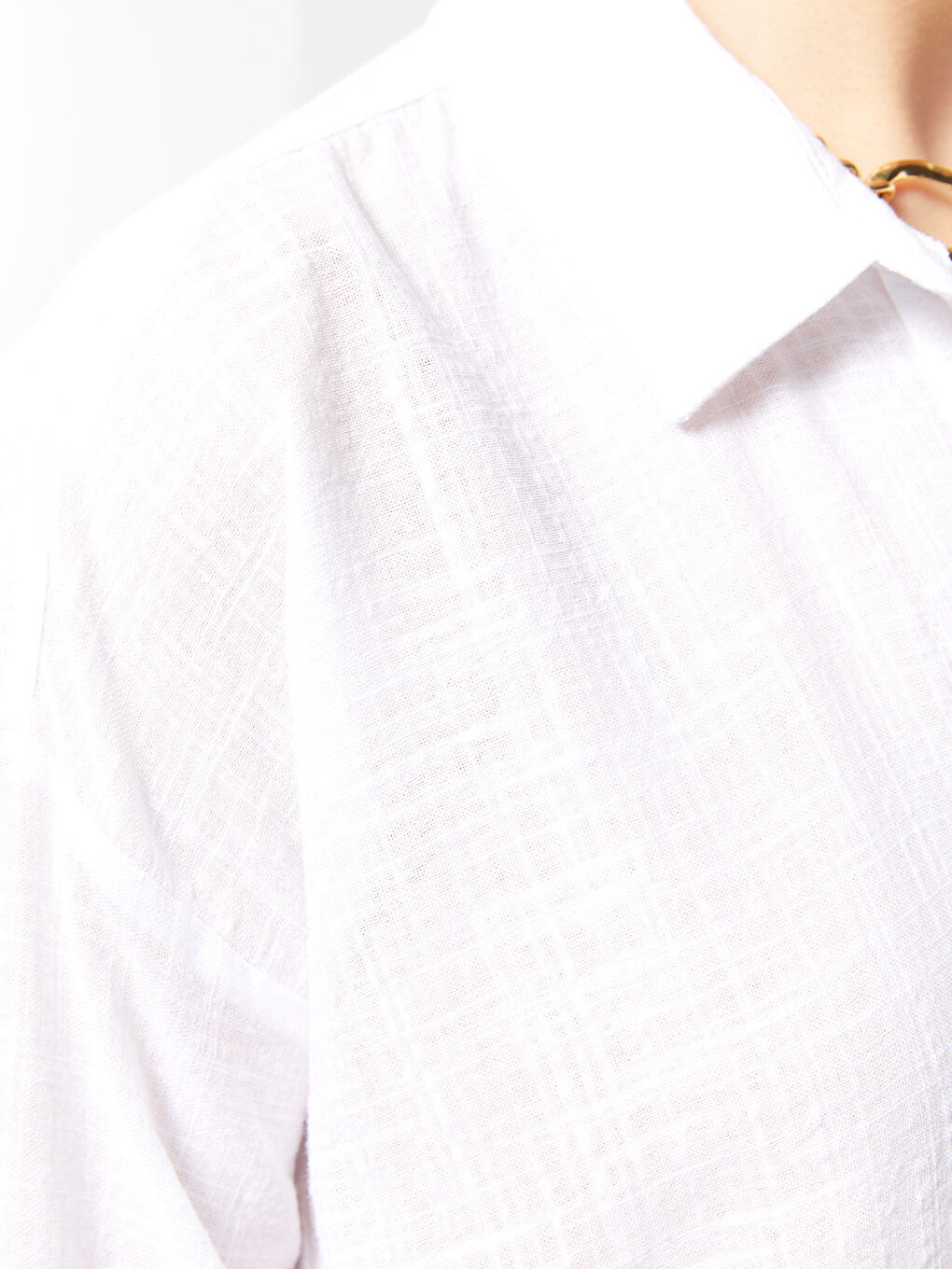 Beyaz Önden Düğme Kapamalı Desenli Uzun Kollu Kadın Gömlek-4