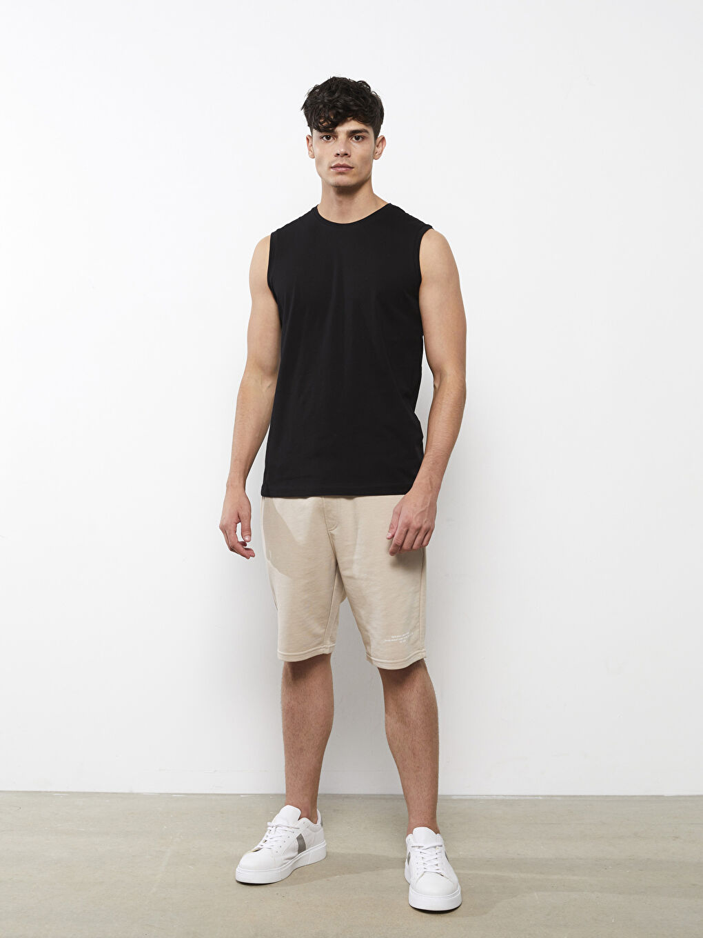 Siyah Bisiklet Yaka Basic Erkek Kolsuz Tişört