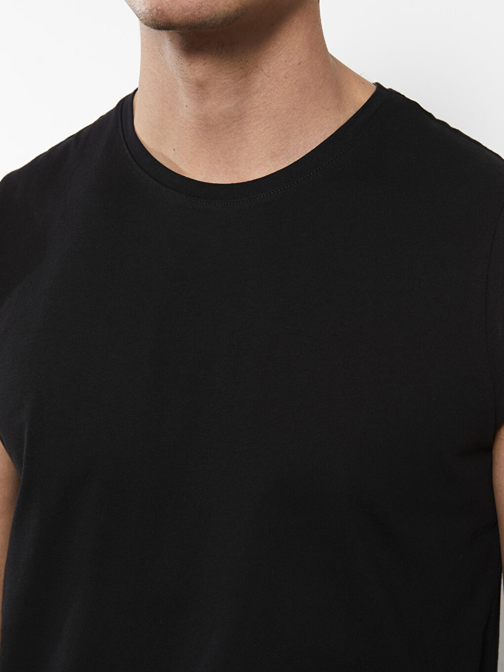 Siyah Bisiklet Yaka Basic Erkek Kolsuz Tişört-3