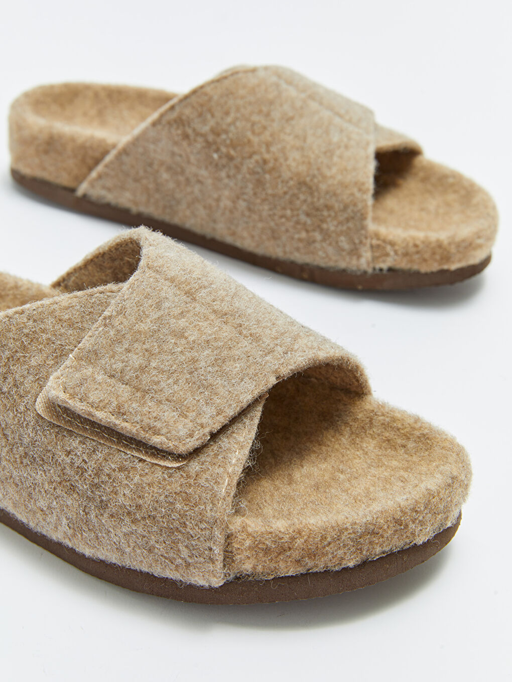 Bej Tek Bantlı Kadın Terlik-2