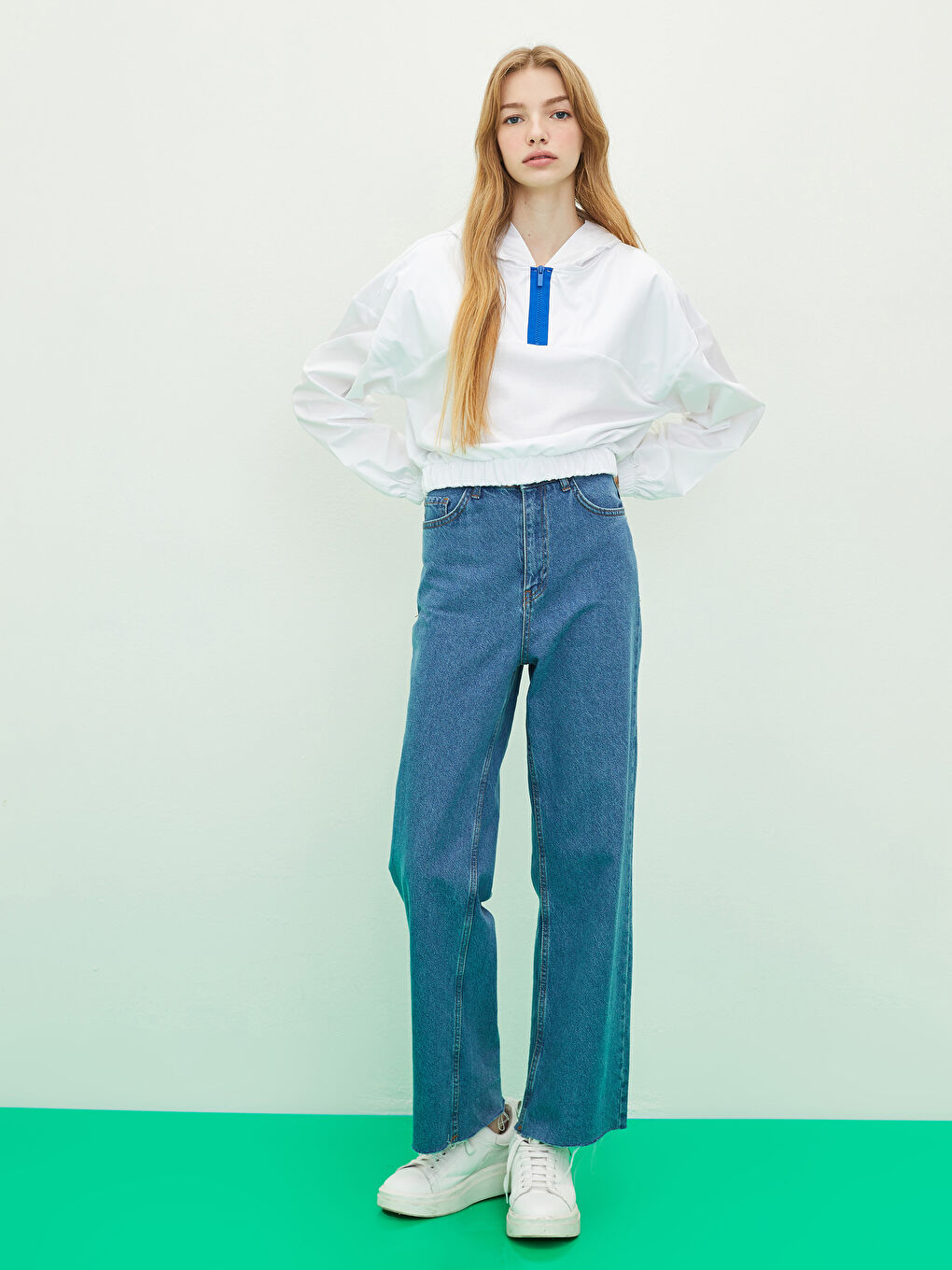 Beyaz Düz Uzun Kollu Kadın Hoodie-3