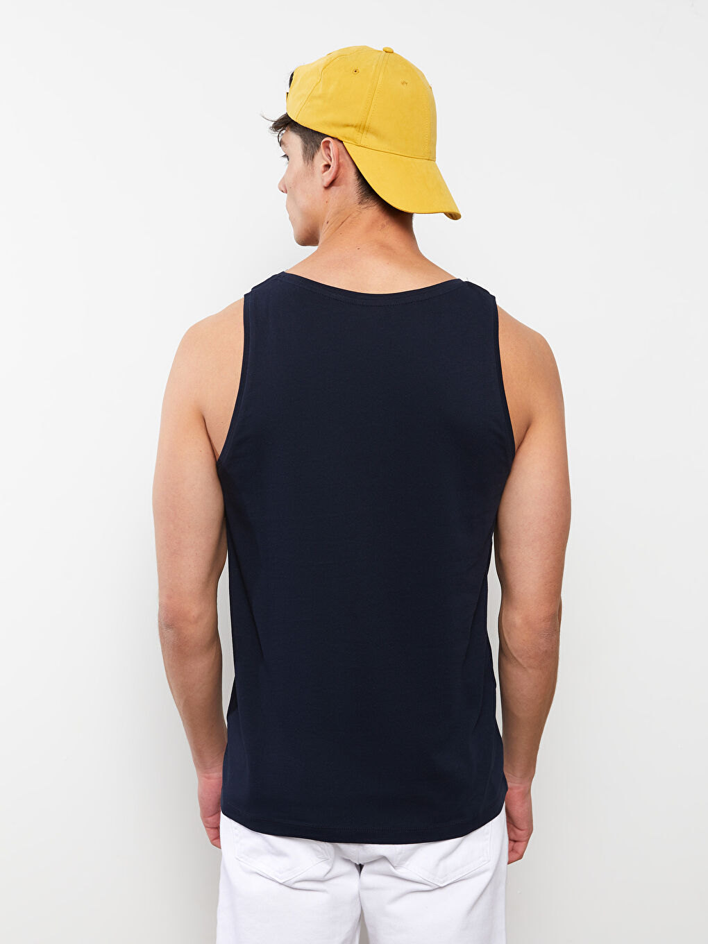 ерлерге арналған жеңсіз принтті дөңгелек жағалы футболка-4