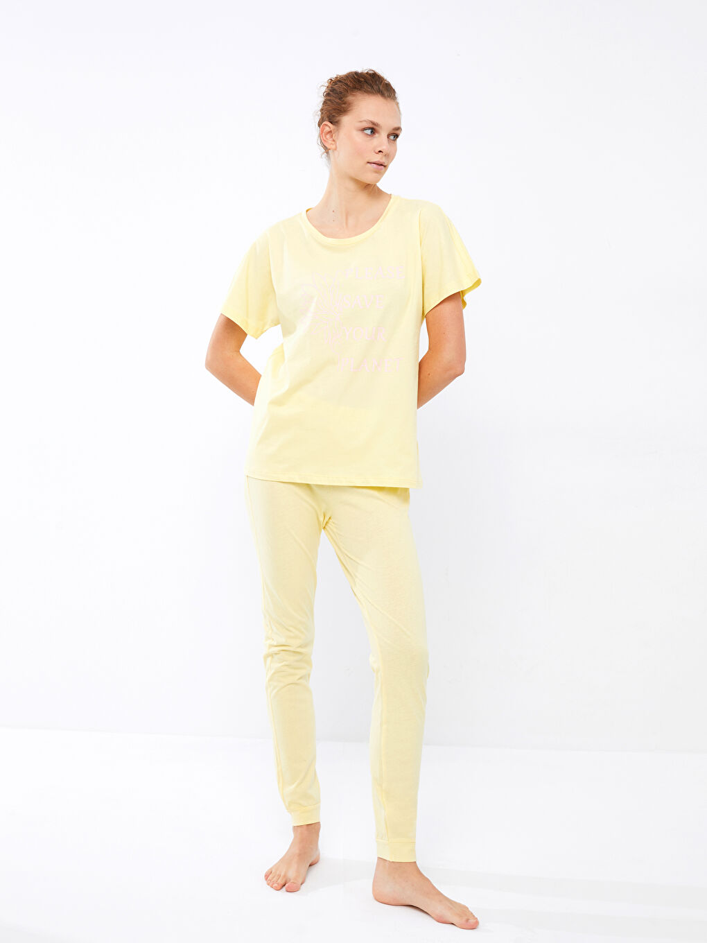 طقم بيجامة ياقة دائرية كم قصير مطبوع قطن للسيدات-1