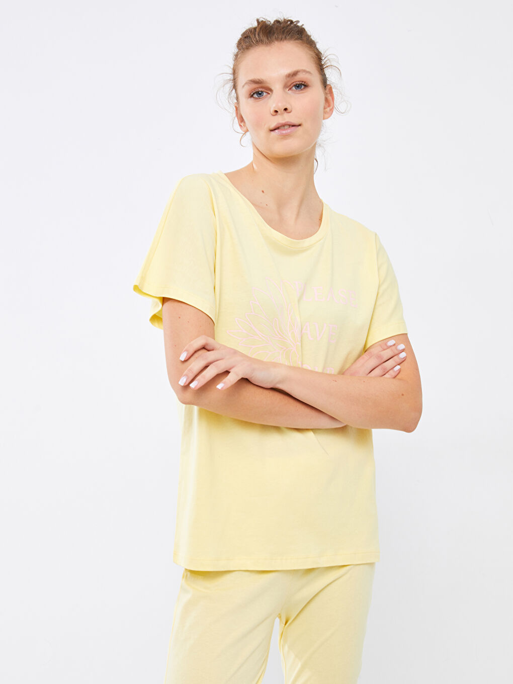 طقم بيجامة ياقة دائرية كم قصير مطبوع قطن للسيدات-2