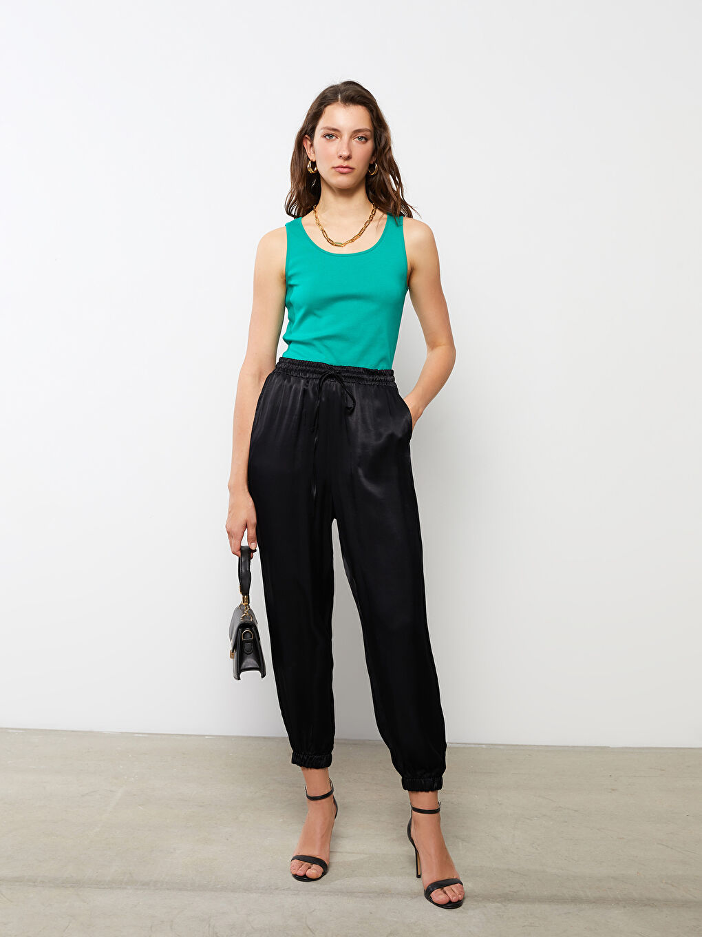 U Neck Plain Cotton Women's Singlet-1