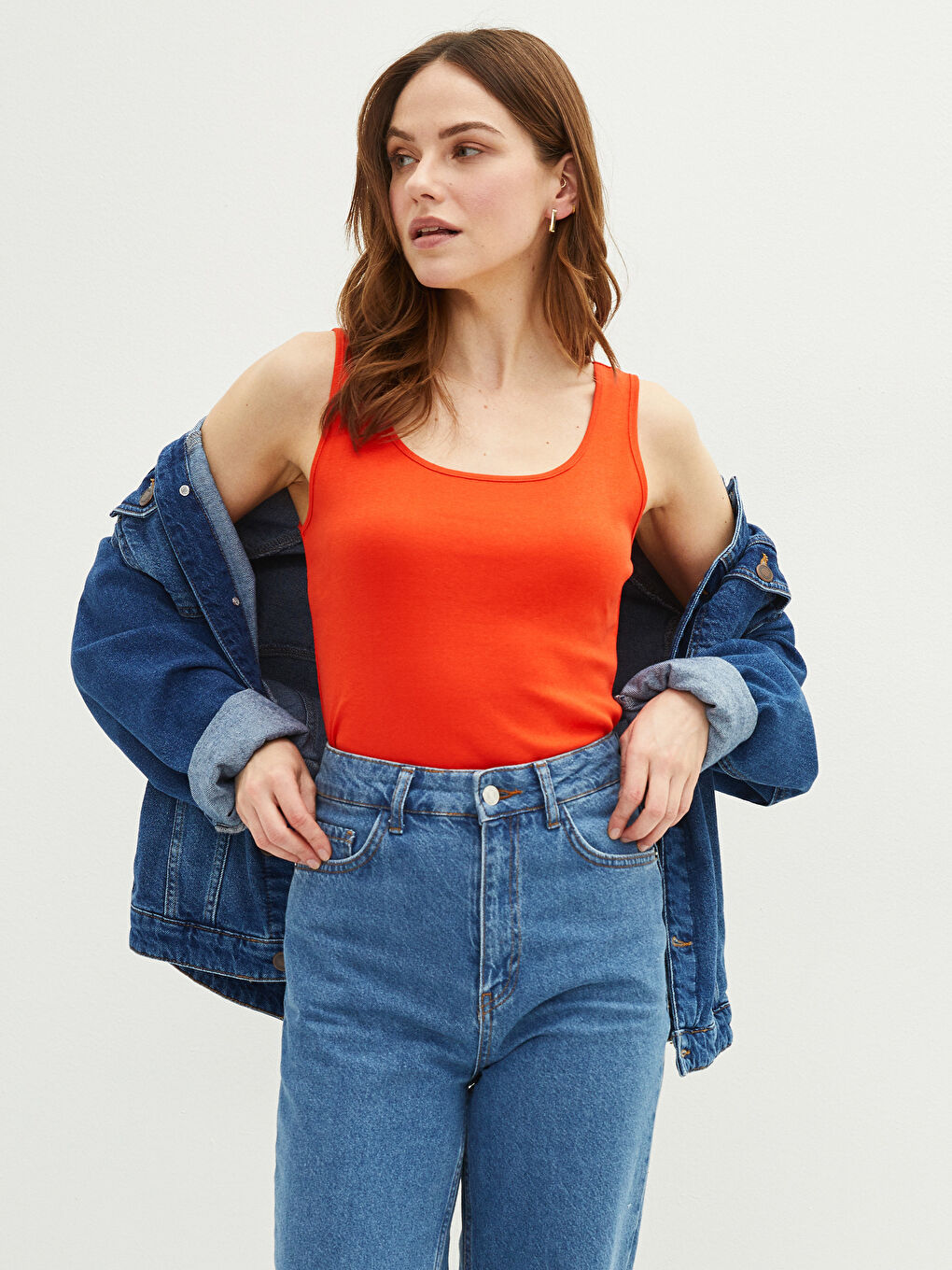 یەلەگی یاخەی U سادە کۆتۆنی بۆ ژنان-1