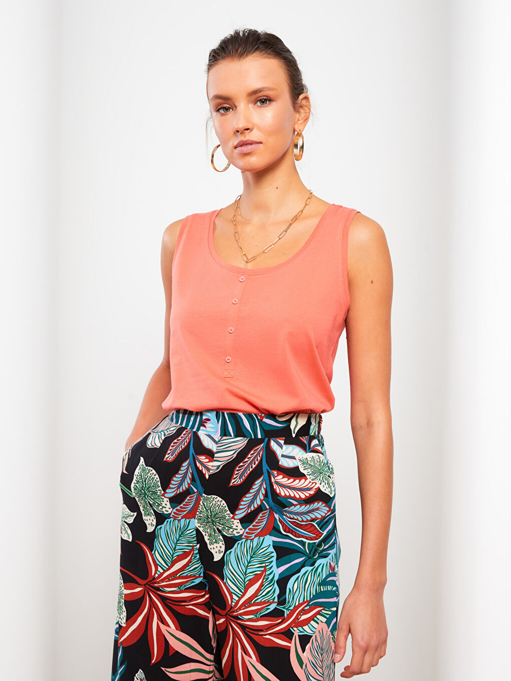 Mercan U Yaka Düz Pamuklu Kadın Atlet