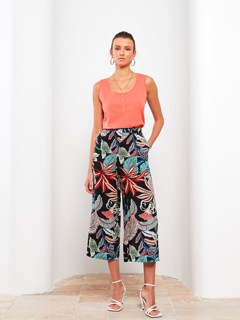 Mercan U Yaka Düz Pamuklu Kadın Atlet-2