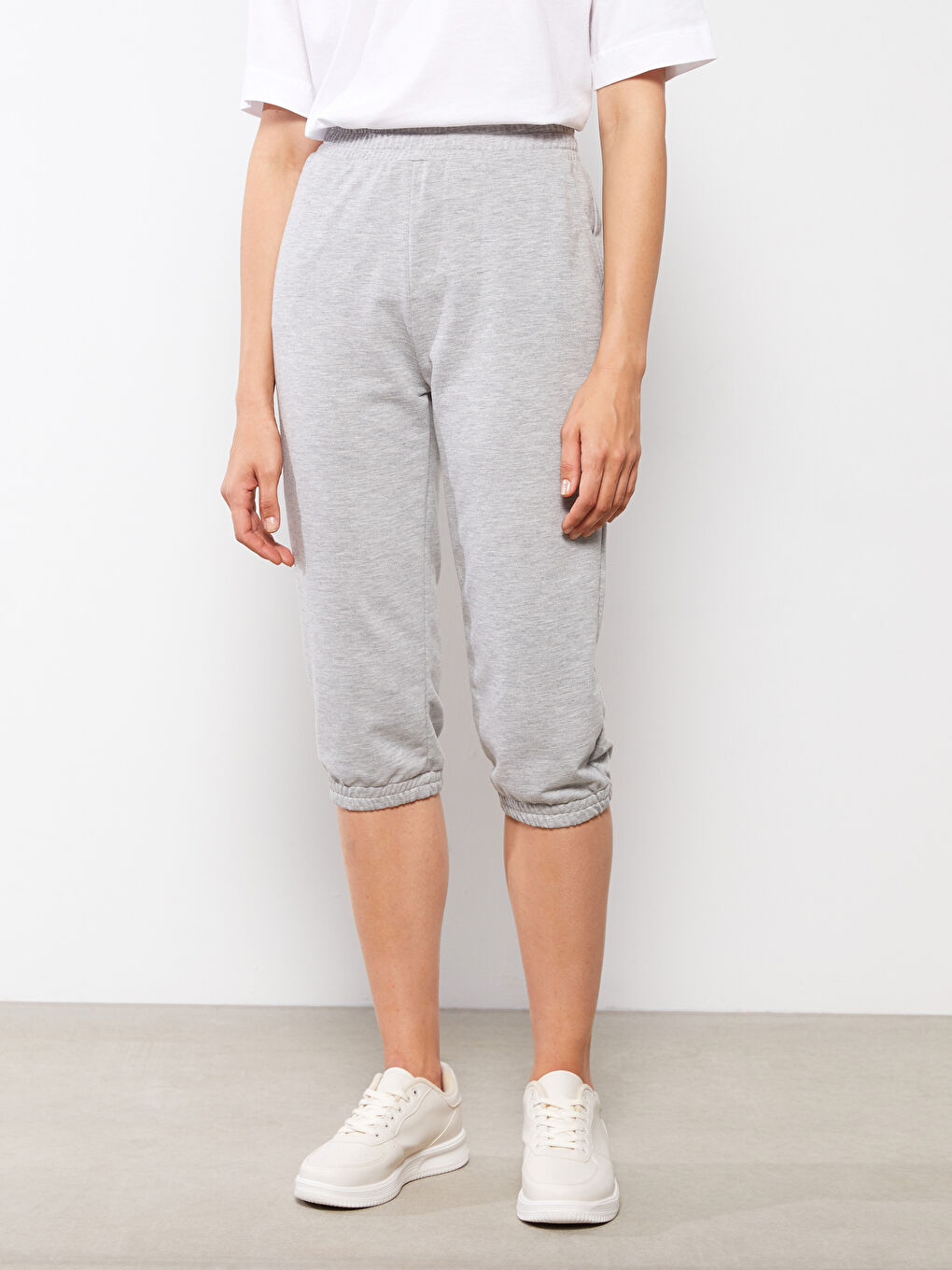 Gri Beli Lastikli Düz Cep Detaylı Kadın Jogger Kapri-3