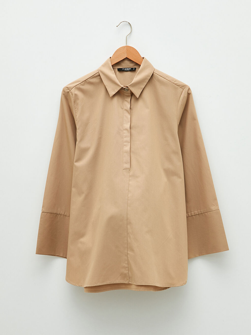 Chemise de Maternité en Popeline à Manches Longues Boutonnée Coupe Standard
