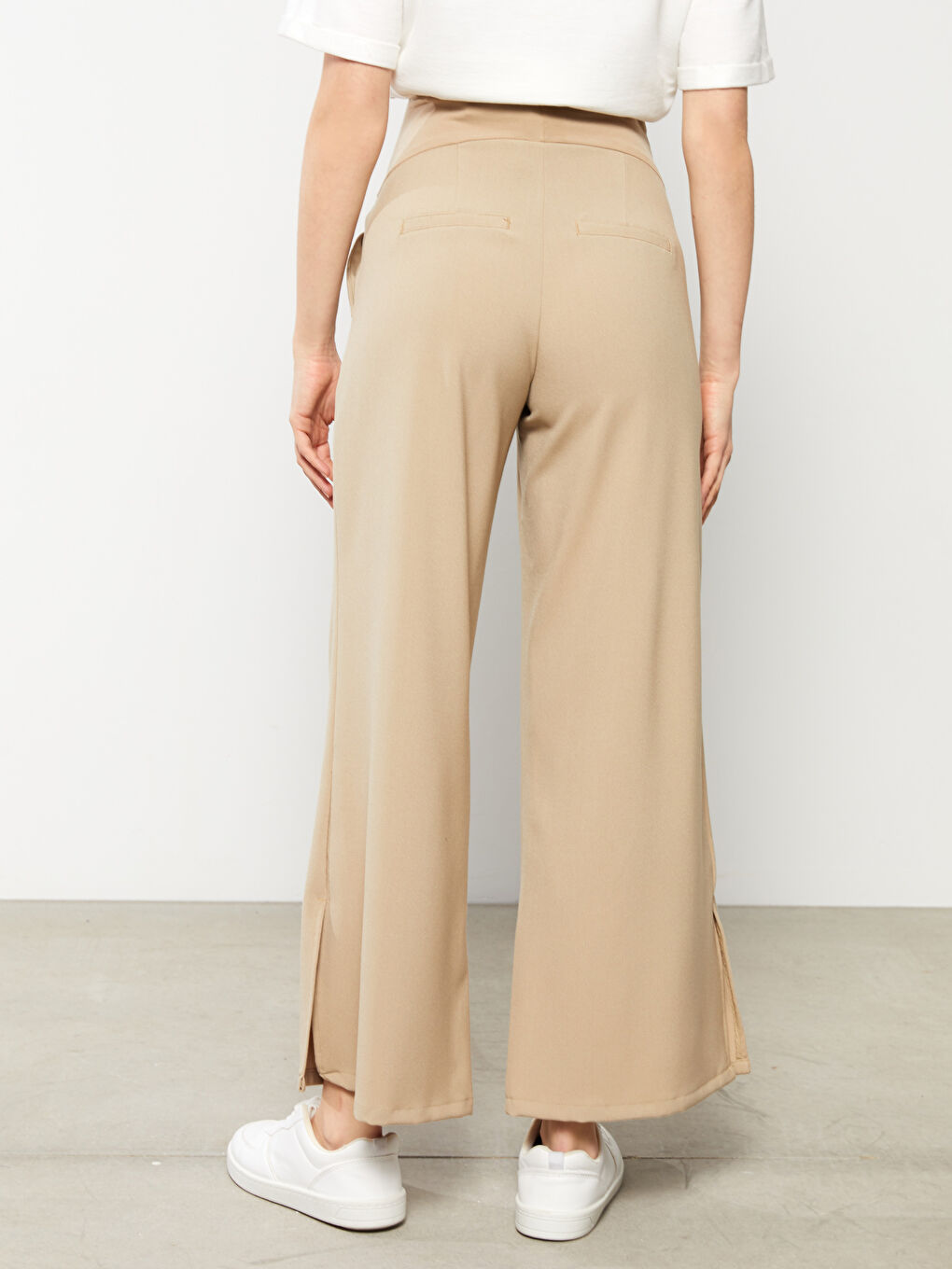 LCWAIKIKI Maternity Bej Karın Panelli Standart Fit Düz Cep Detaylı Gabardin Hamile Pantolon - 4