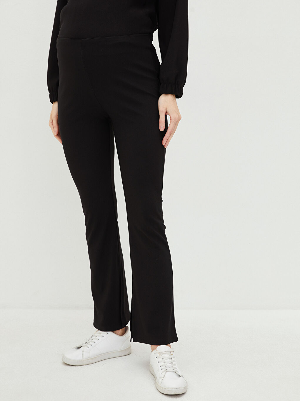 بنطلون حوامل ساق واسعة إسباني بقصة عادية و خصر مطاطي-1