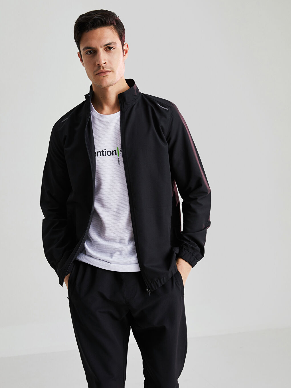 Спортивный костюм стандартного кроя для мужчин