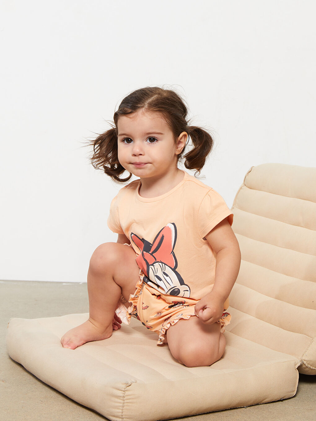 طقم بيجاما بناتي صغير برقبة دائرية وكم قصير مطبوع ميني ماوس-2