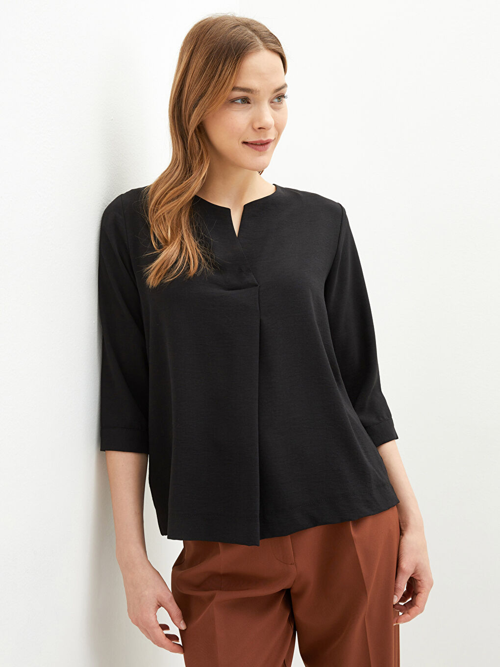 Siyah Kadın Kaçık Yaka Düz Bluz-1