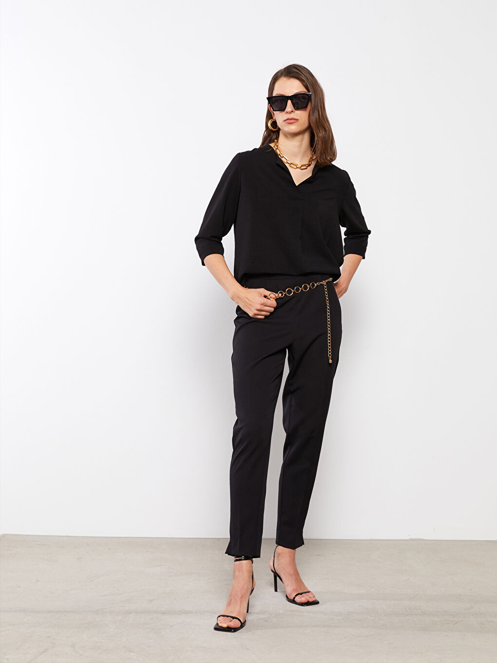 Siyah Kadın Kaçık Yaka Düz Bluz