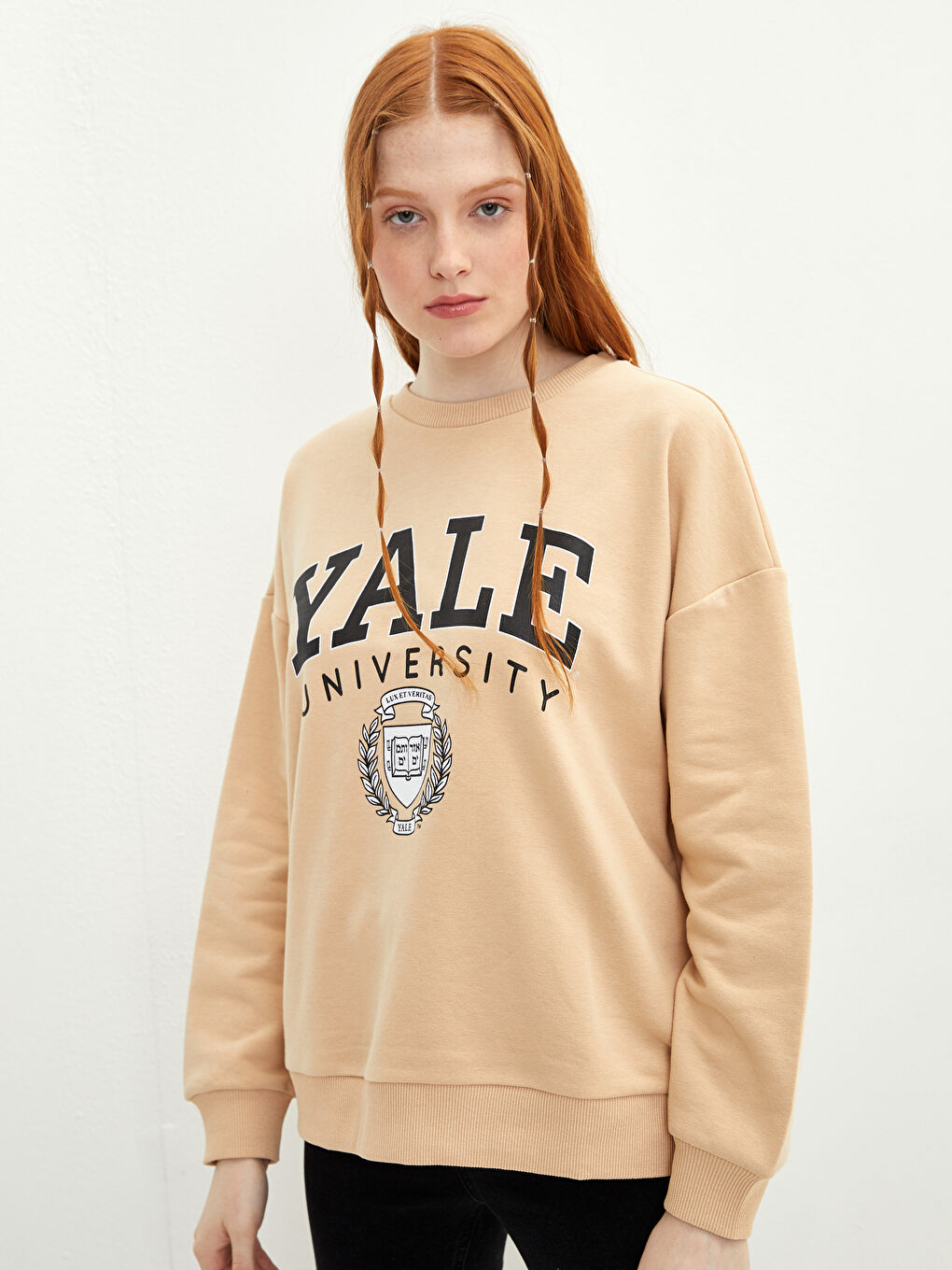 Bej Bisiklet Yaka Baskılı Uzun Kollu Kadın Sweatshirt-1