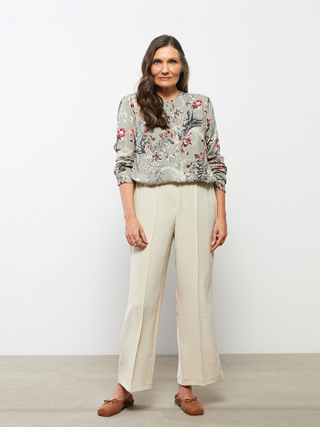 Women's Elastic Waist Relaxed Fit Regular Trousers