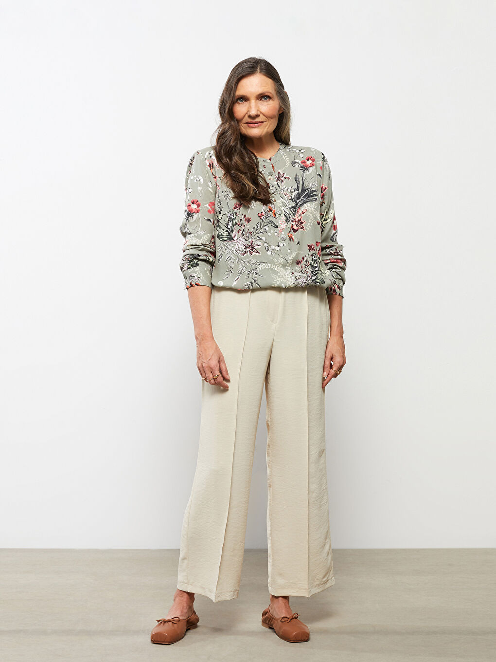 Women's Elastic Waist Relaxed Fit Regular Trousers-1