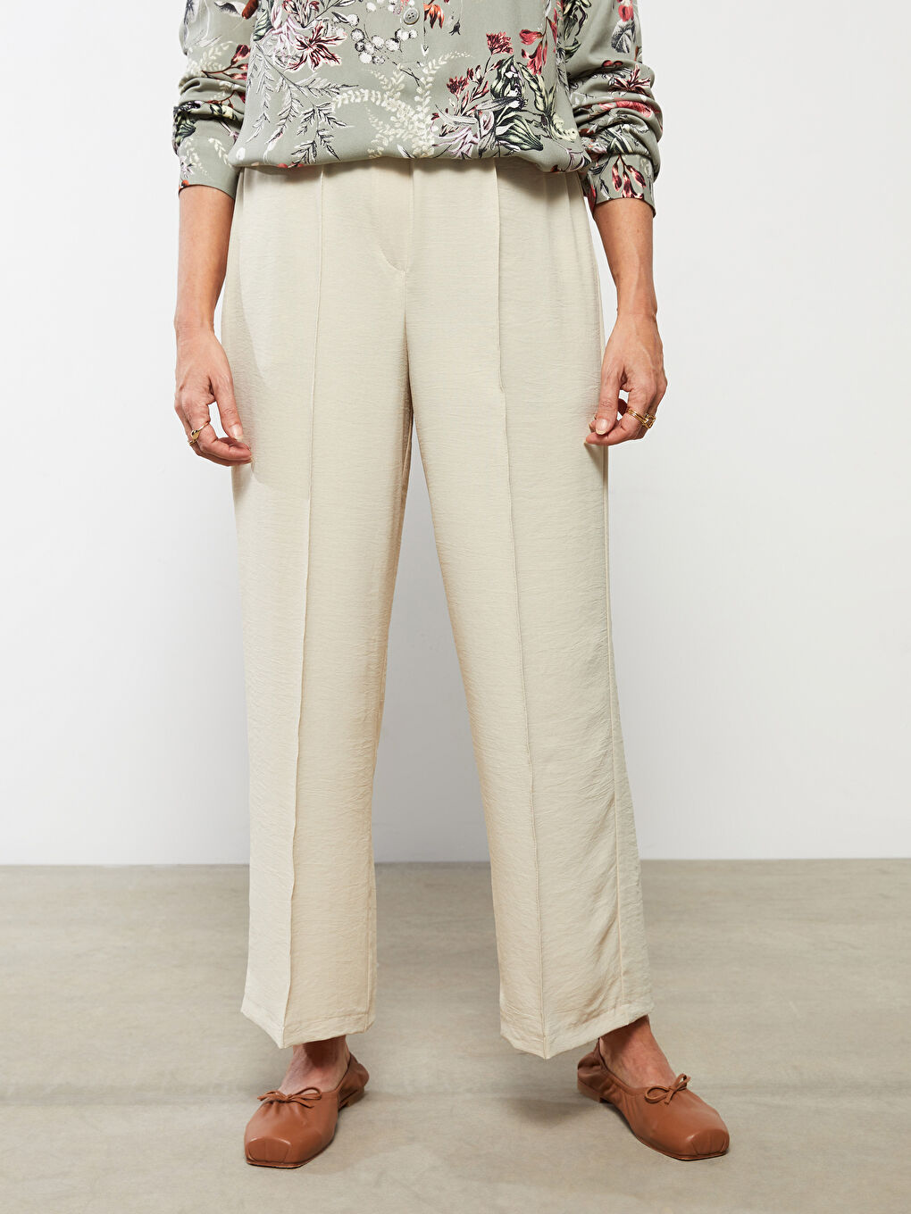 Women's Elastic Waist Relaxed Fit Regular Trousers-2