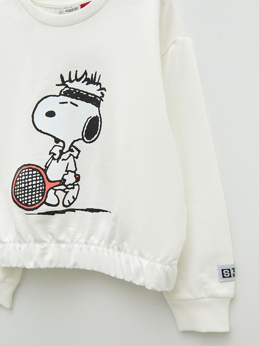 LCW Kids Crew Neck Snoopy Printed Long Sleeve Girls' Sweatshirt -S2FF66Z4-R9J