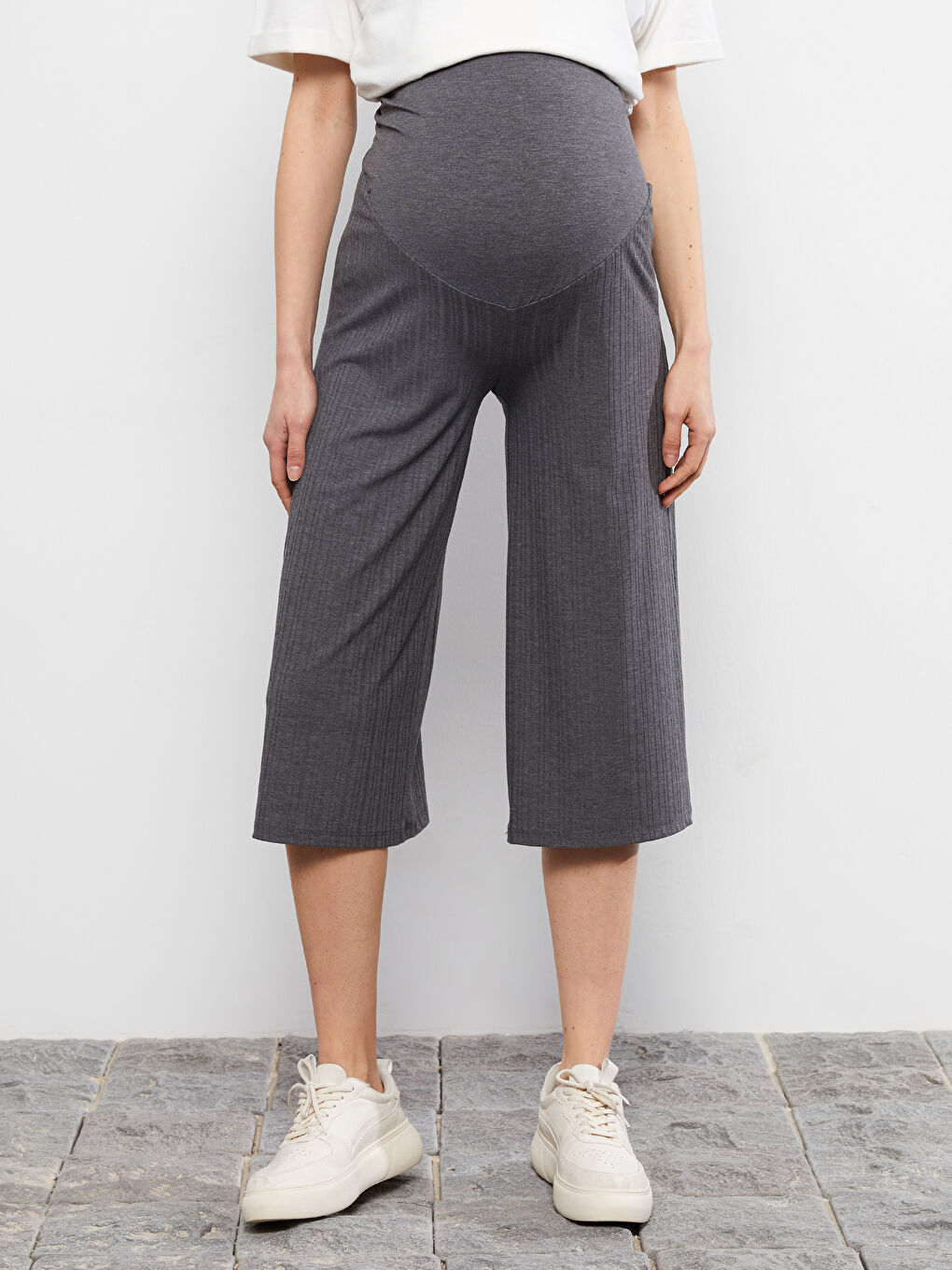 Plain Maternity Capri With Tummy Panel -S2FF94Z8-LAM