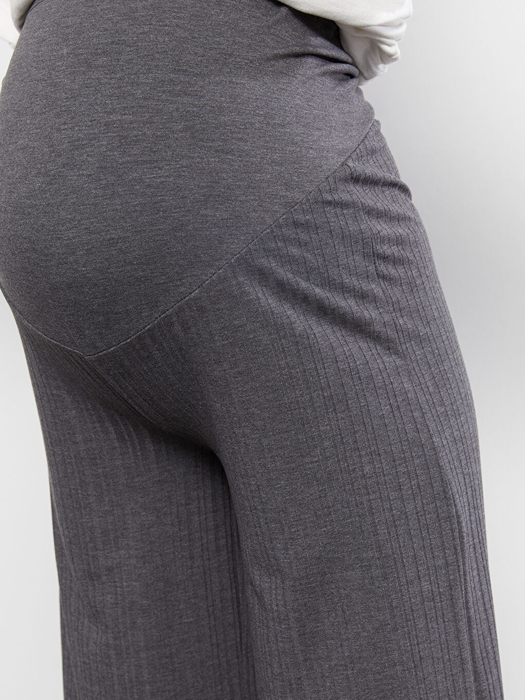 Plain Maternity Capri With Tummy Panel -S2FF94Z8-LAM