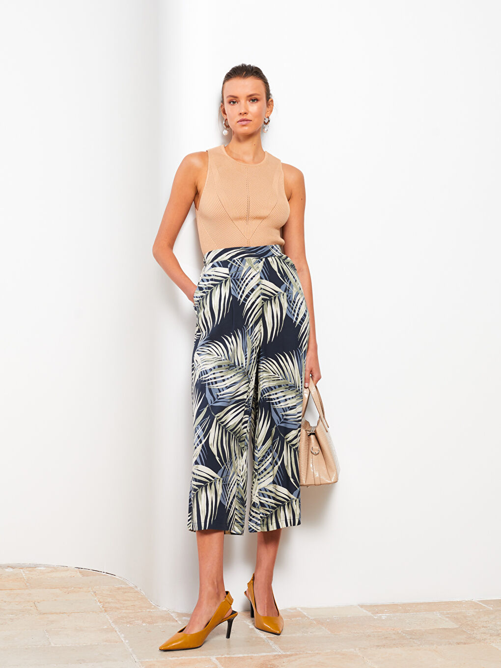 Yeşil Beli Lastikli Desenli Viskon Kadın Kapri