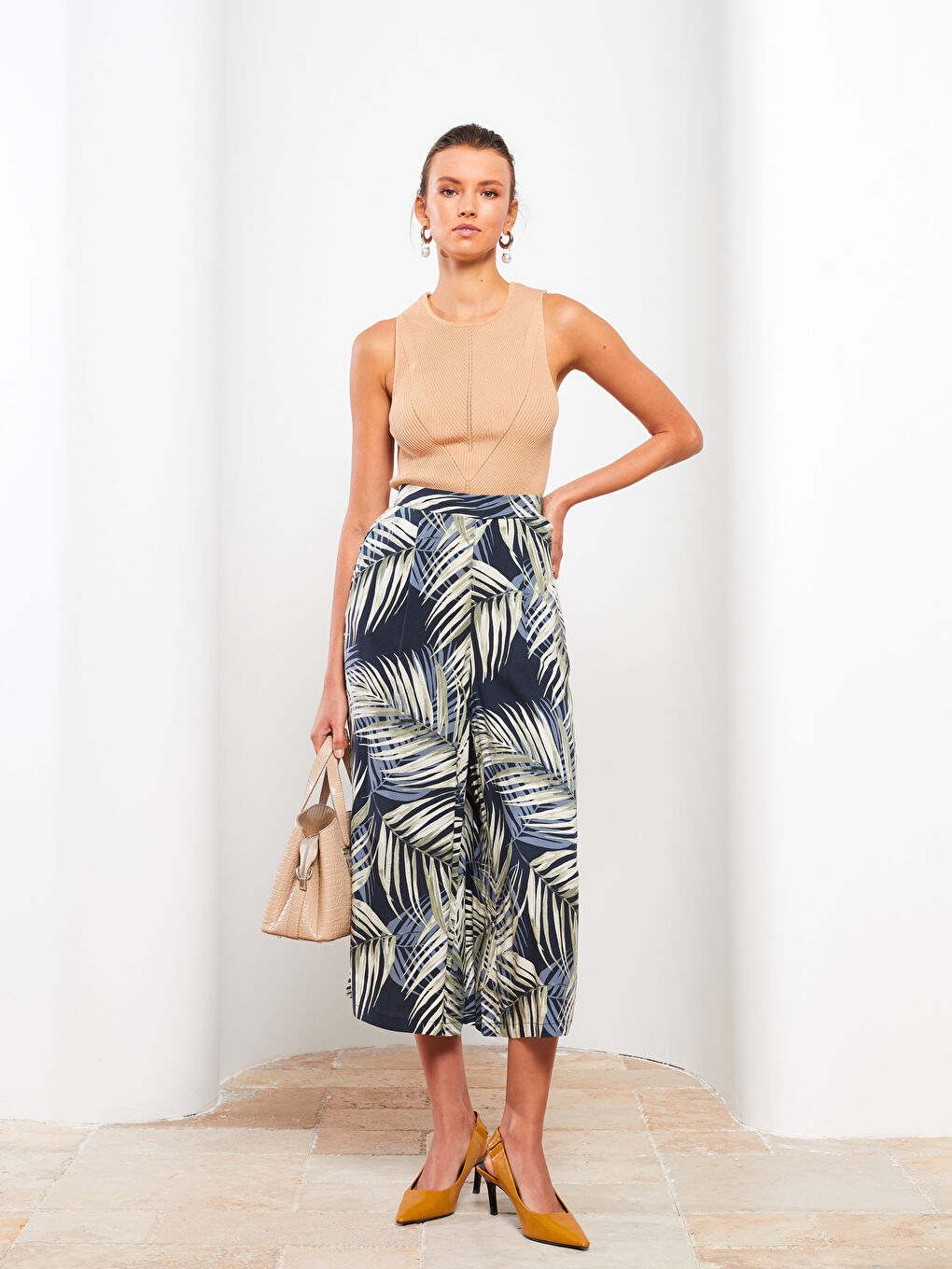 Yeşil Beli Lastikli Desenli Viskon Kadın Kapri-2