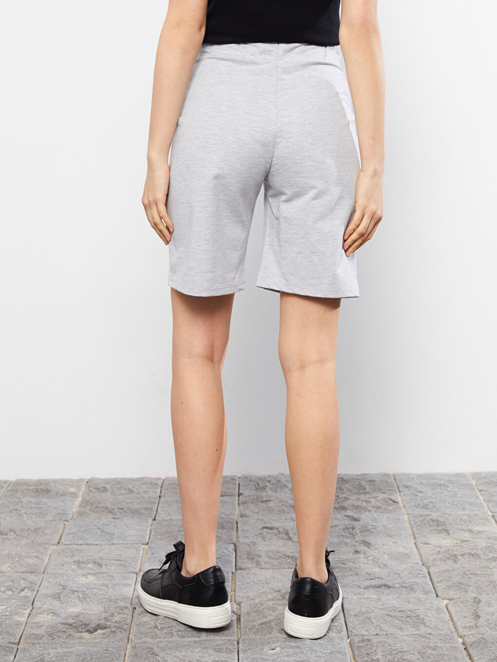 Gri Beli Lastikli Düz Cep Detaylı Hamile Şort-3